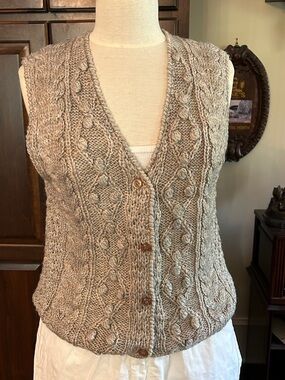 1990’s Authentique Sz M Taupe Cable Knit Sweater Vest Taupe Button Front